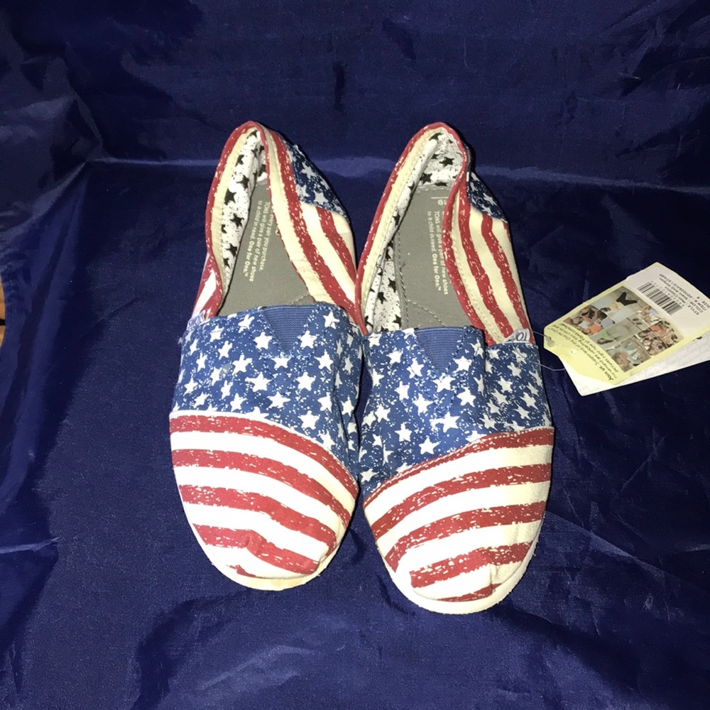 Toms patriotic shoes